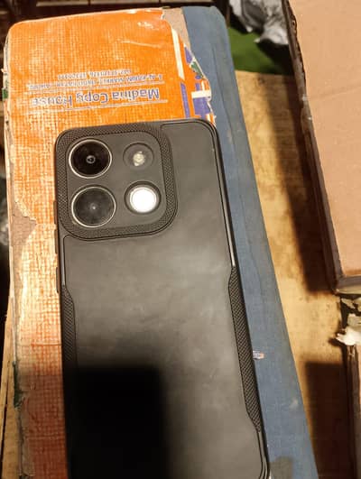 infinix Smart 7 4 64 box with charging
