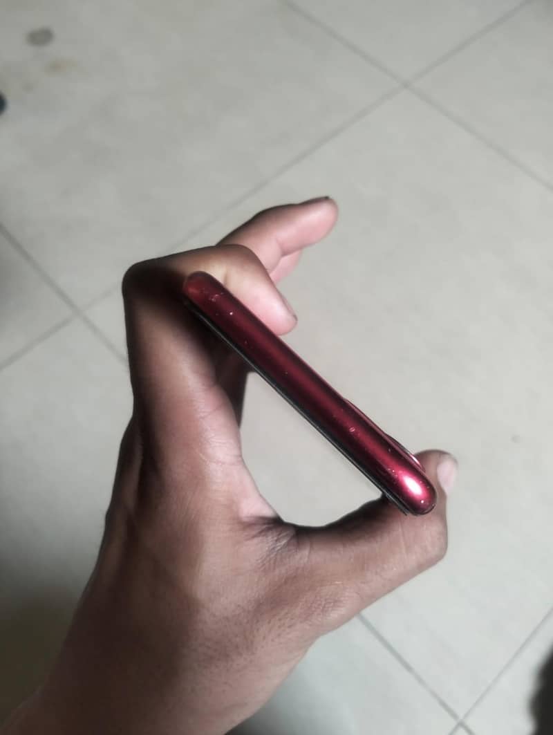 iPhone 11 4