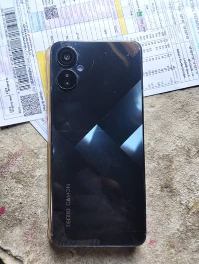 6 GB. 128 gb 10.9 condition
