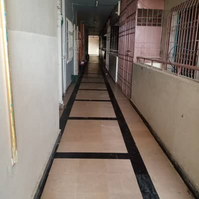 2 bed lonch flat sale lon bhi ho jay ga leasd cornar