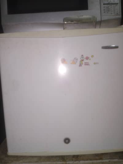 mini fridge signature very less use