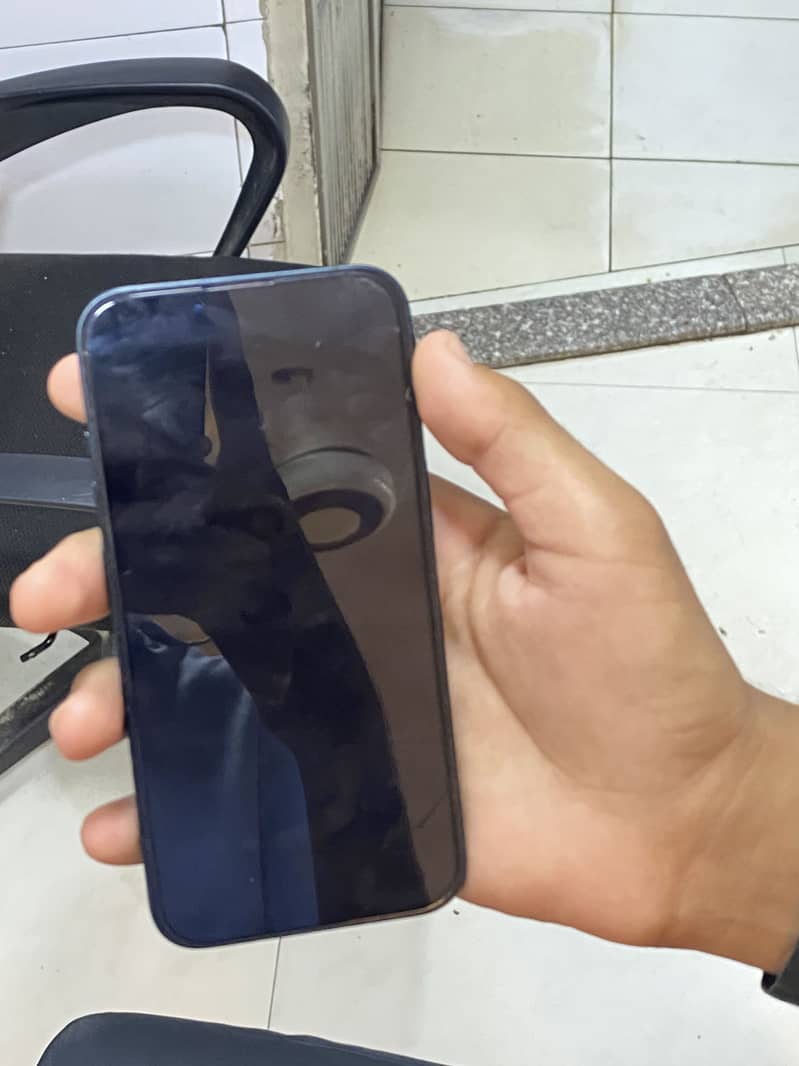 Apple iPhone 13 2