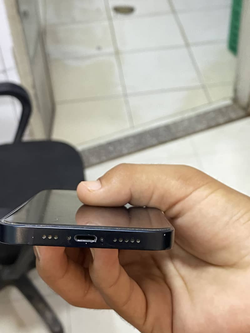 Apple iPhone 13 4