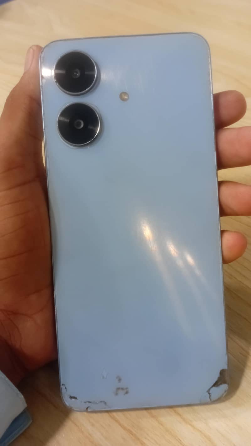 Realme Note 60 4