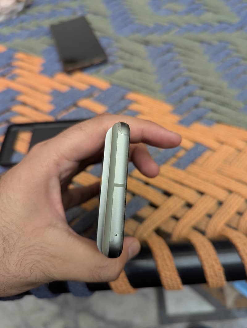 Google Pixel 8 3