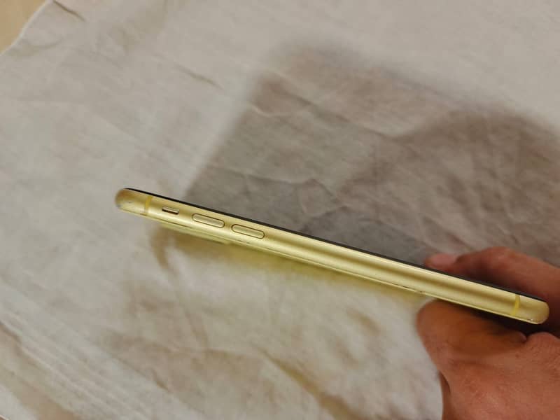 Apple iPhone 11 3