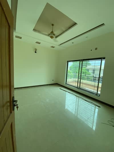 2 Kanal Uper Floor Available For Rent Near All Facilities