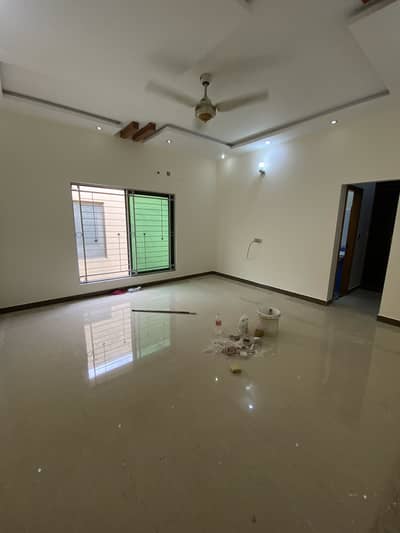 10 Maral Beautiful House Available For Rent Near All Facilities