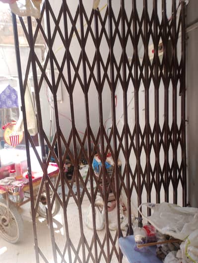 gril available 5.5 feet is no par message karna 03171863857