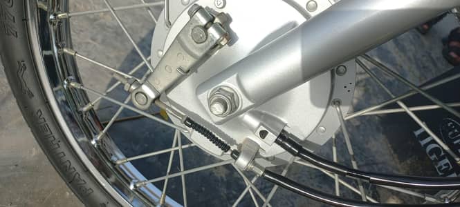 Honda 125 condition 10/10  documents clear biometric available