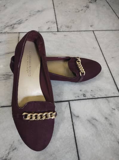 Ladies shoes