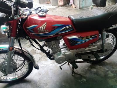 New honda 125 urgent sale 2023/2024 12 month ma lia tha new bike ha
