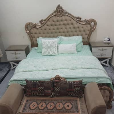 Luxury King Size Bed With Deewan Set for Sale