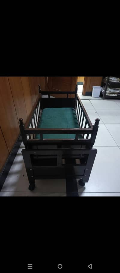 baby cot