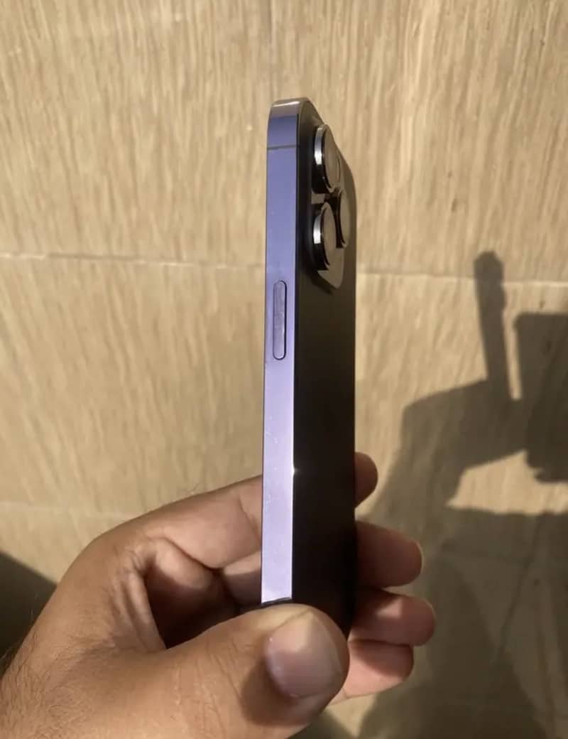 Apple iPhone 14 Pro 1