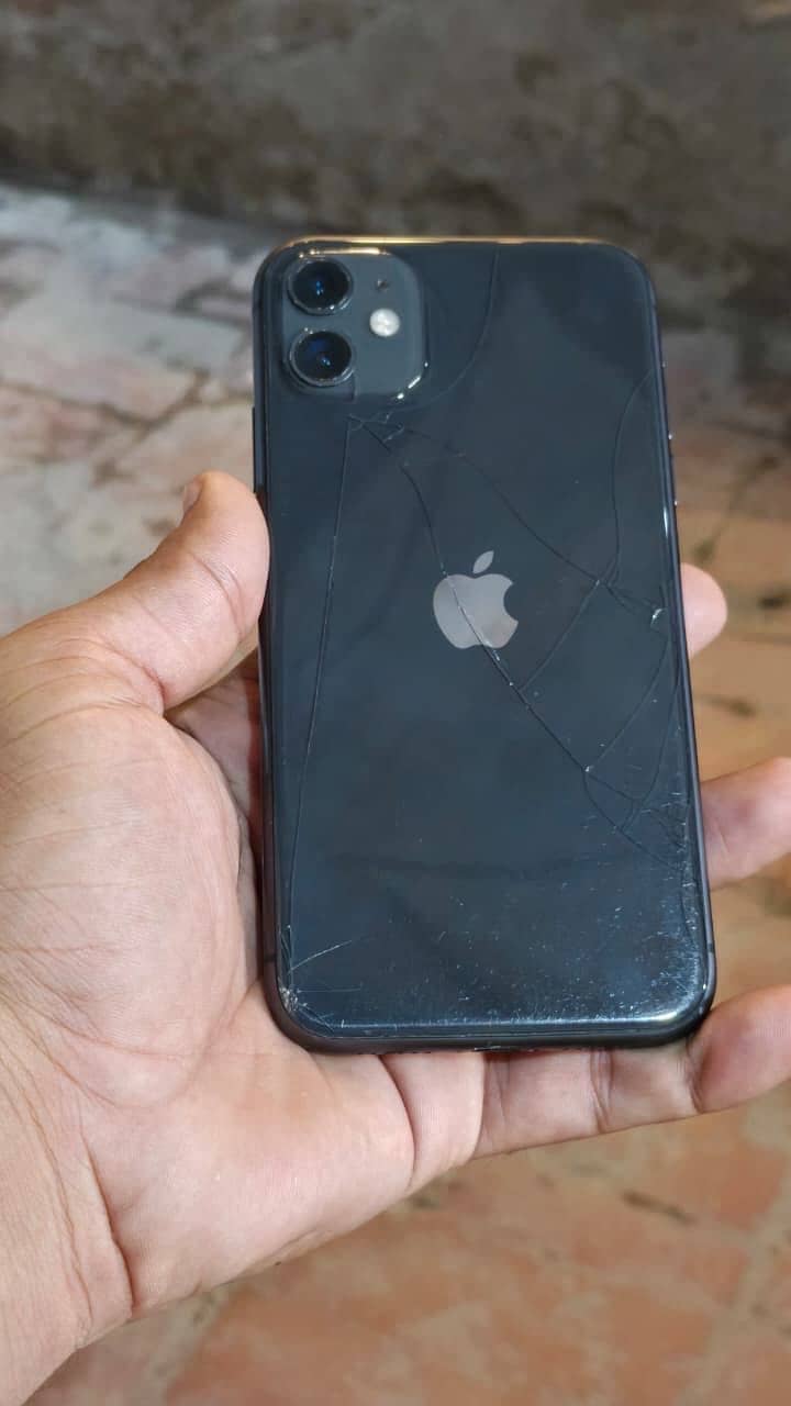 Apple iPhone 11 4