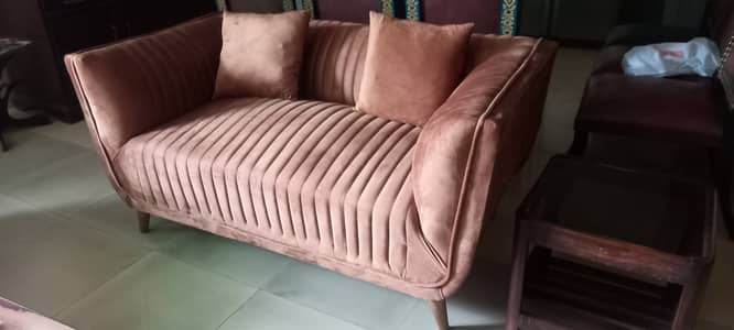 2 Seatet Sofa