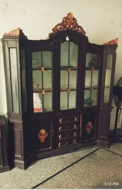 showcase chanyoti lakri hai good condition