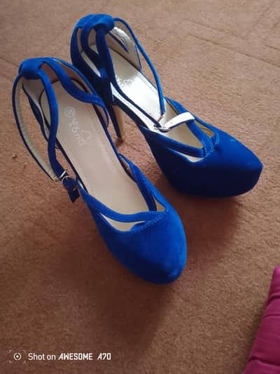 brand new heels