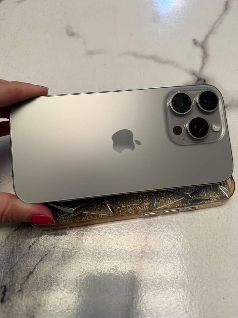 Apple iPhone 16 Pro 5