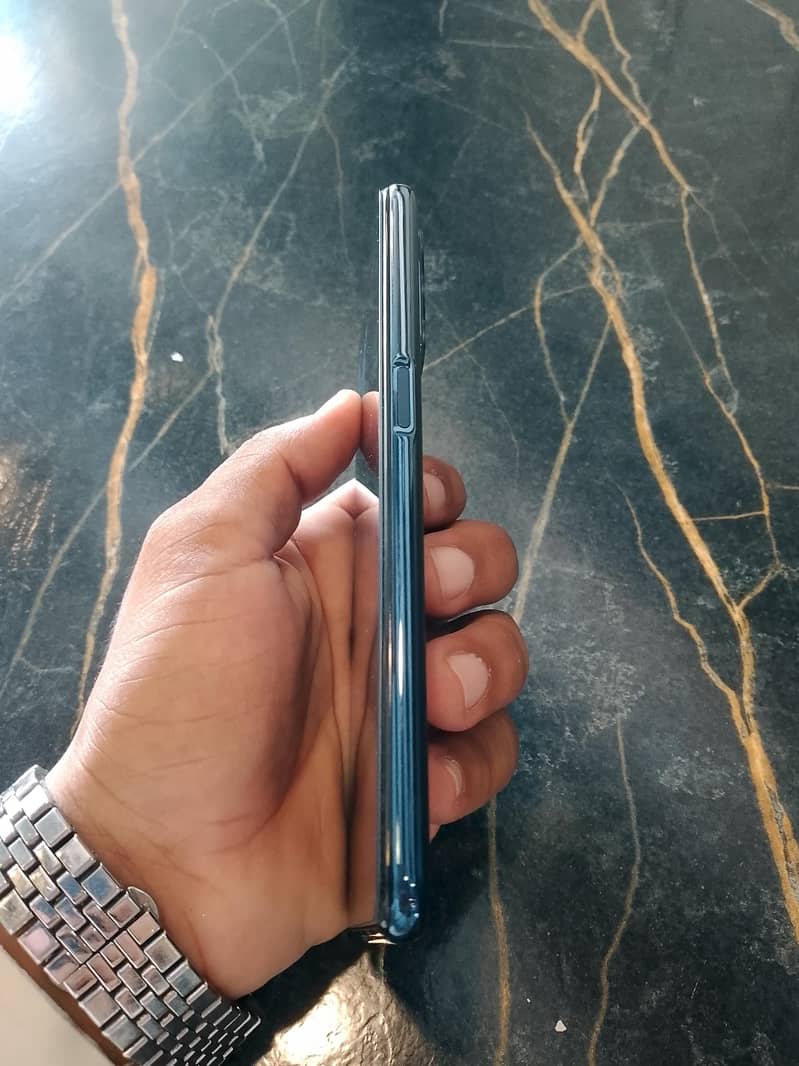 one plus n200 1