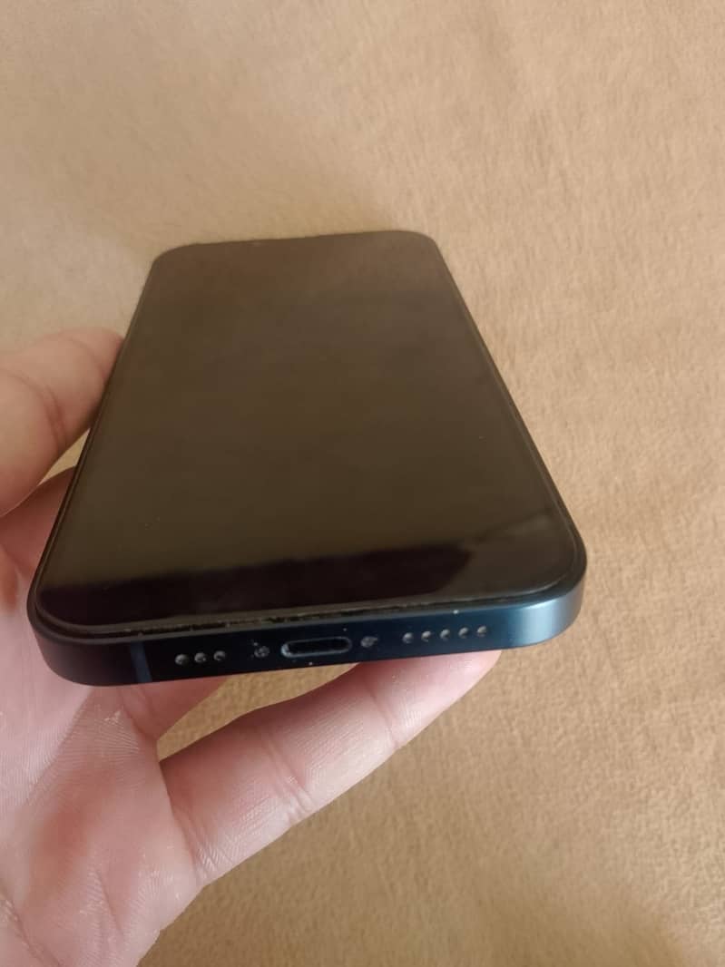 Apple iPhone 13 2