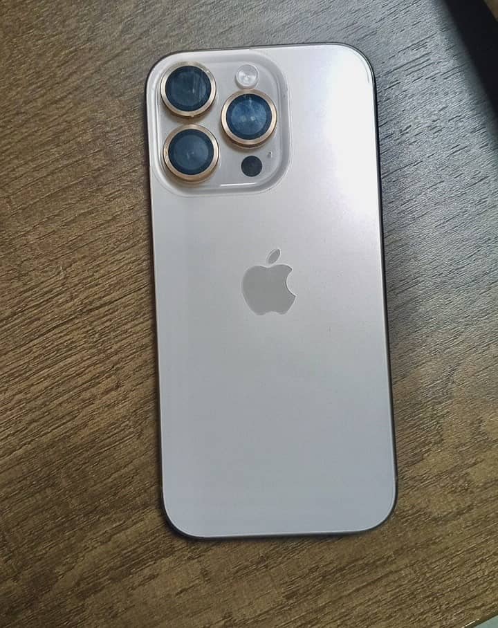 Apple iPhone 16 Pro 0