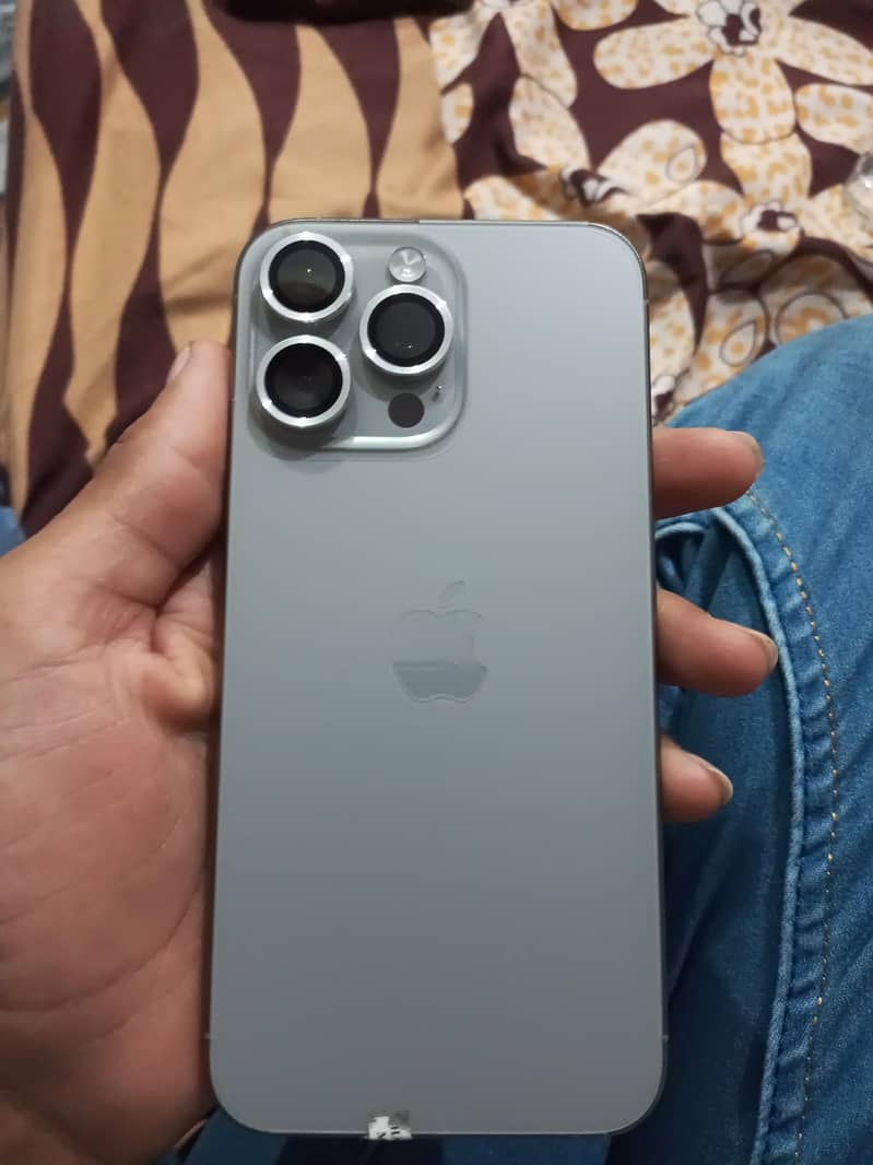 Apple iPhone 15 Pro Max 0