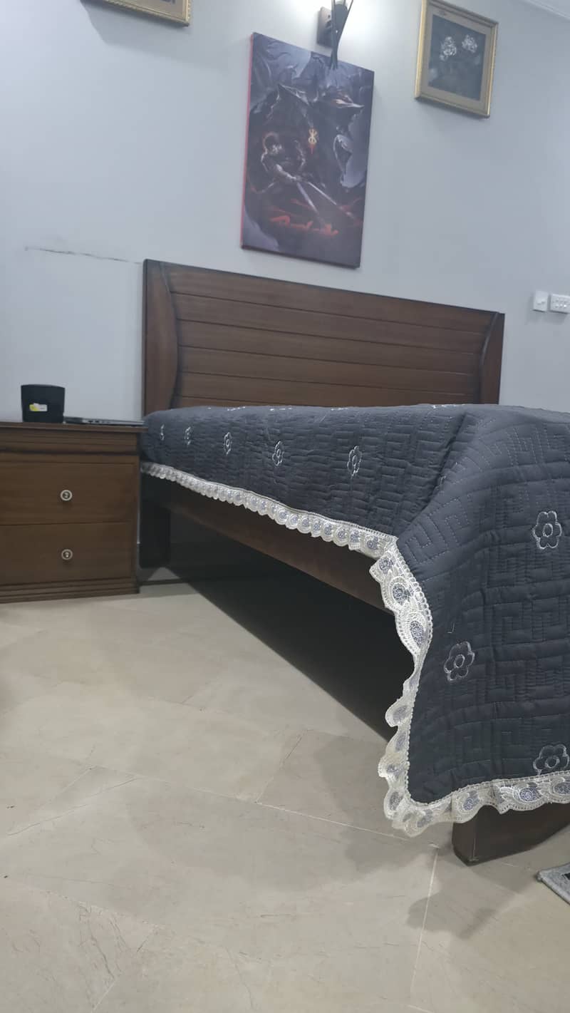 Bed Set with Side Tables 2