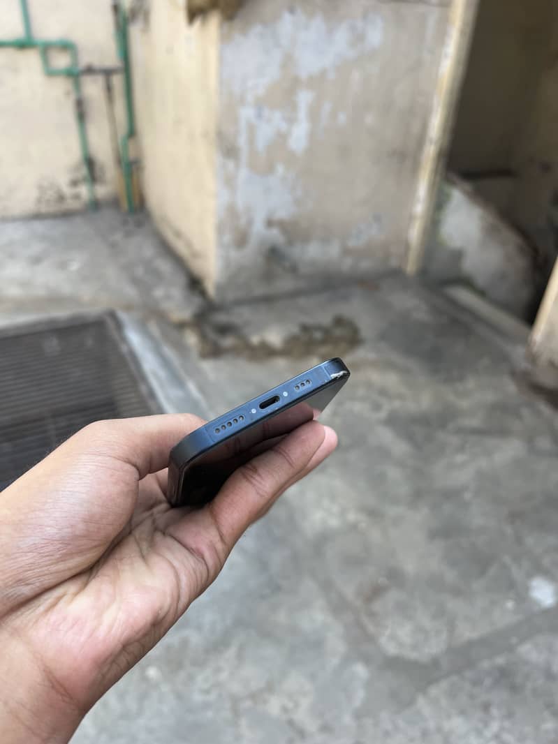 Apple iPhone 13 1