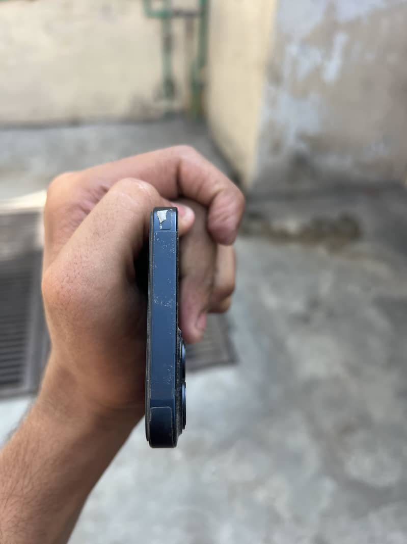 Apple iPhone 13 3