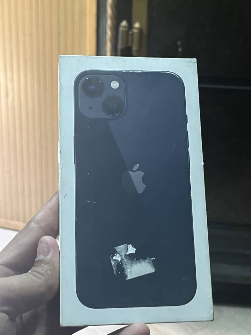 Apple iPhone 13 8