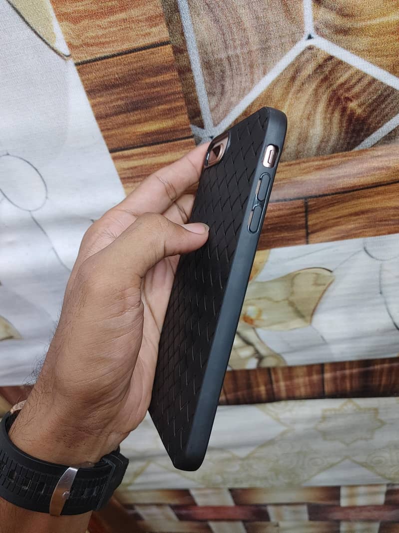 Apple iPhone 8 Plus 2