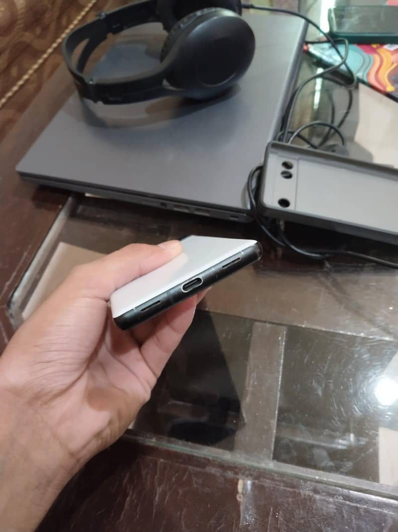 Google Pixel 6a 1