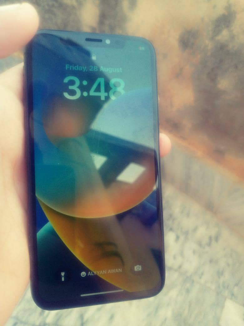 Apple iPhone X 3