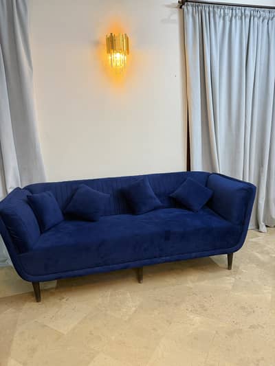 Beautiful Blue 7-Seater Sofa for Sale – Like Brand New! With seate