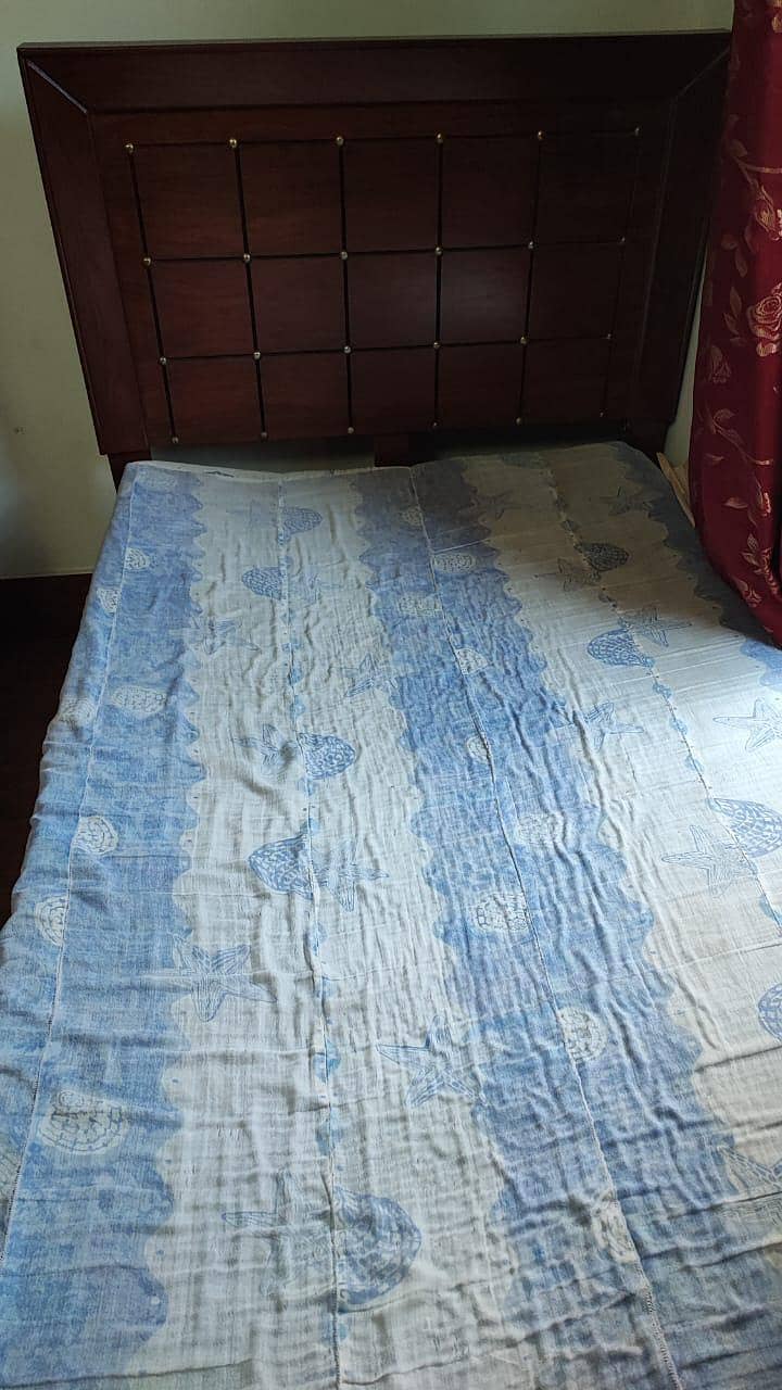 single bed and side table 1