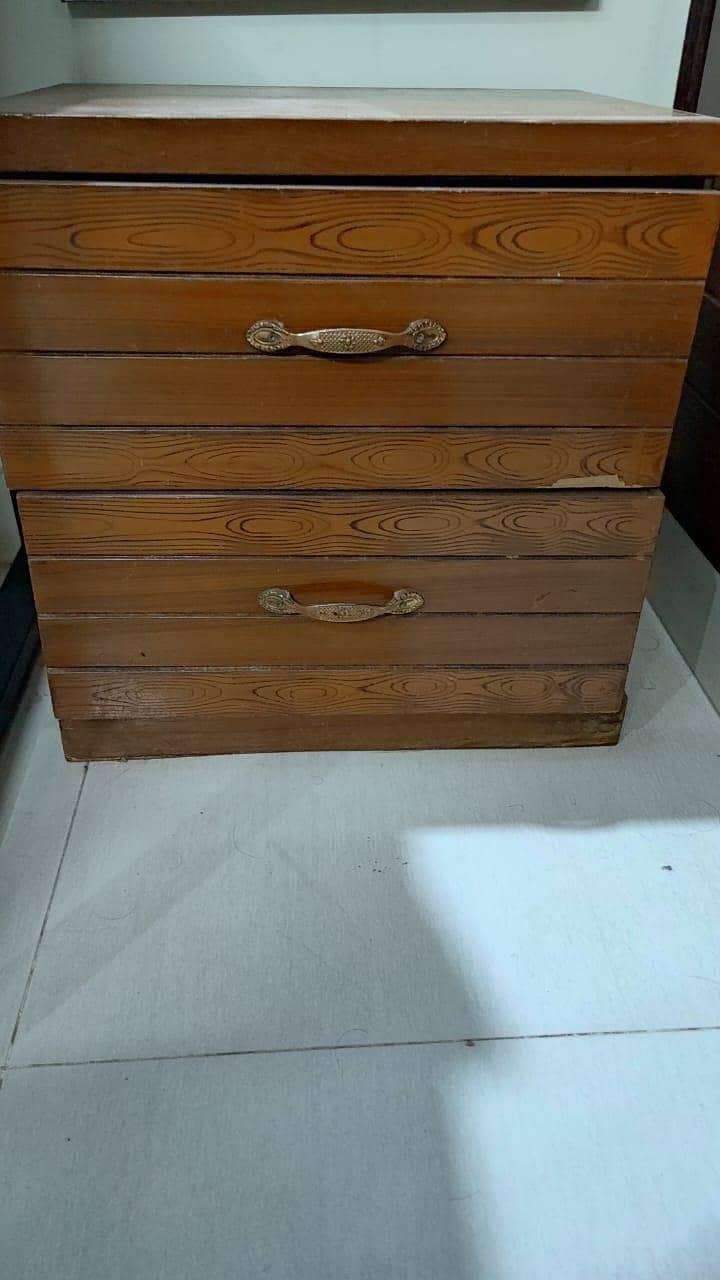 single bed and side table 3