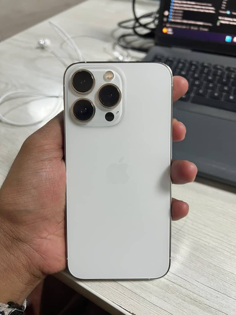Apple iPhone 13 Pro 3
