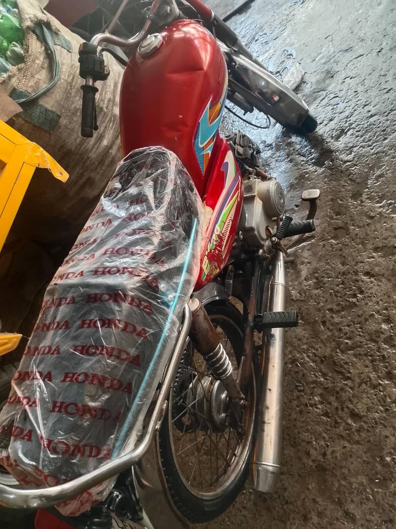 2018 model motorcycle 2