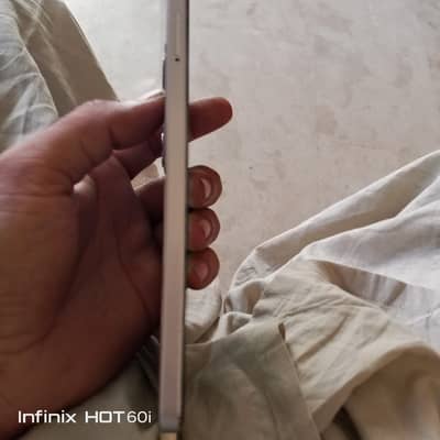 itel city 100 6/128 with box ND original charger