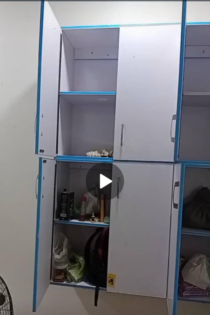 almari 1