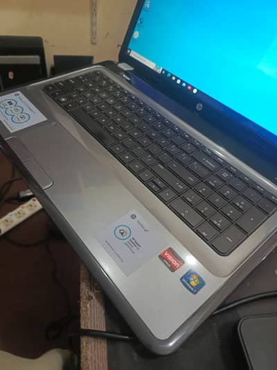 HP Pavilion 17 G7 AMD Atlon 1st Gen 4GB Ram 200GB HDD 17.3" Display