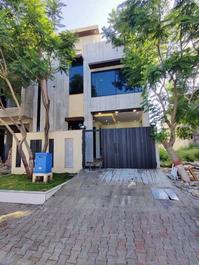Main Double Road Double Unit House @2.65 Cr - F block sector B17 Islamabad