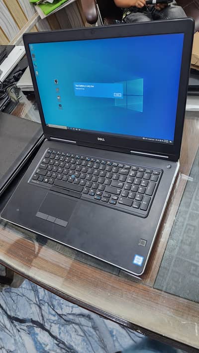 Dell precision 7720 | i7 6th Hq | 16gb ram | 256nvme | 16gb card