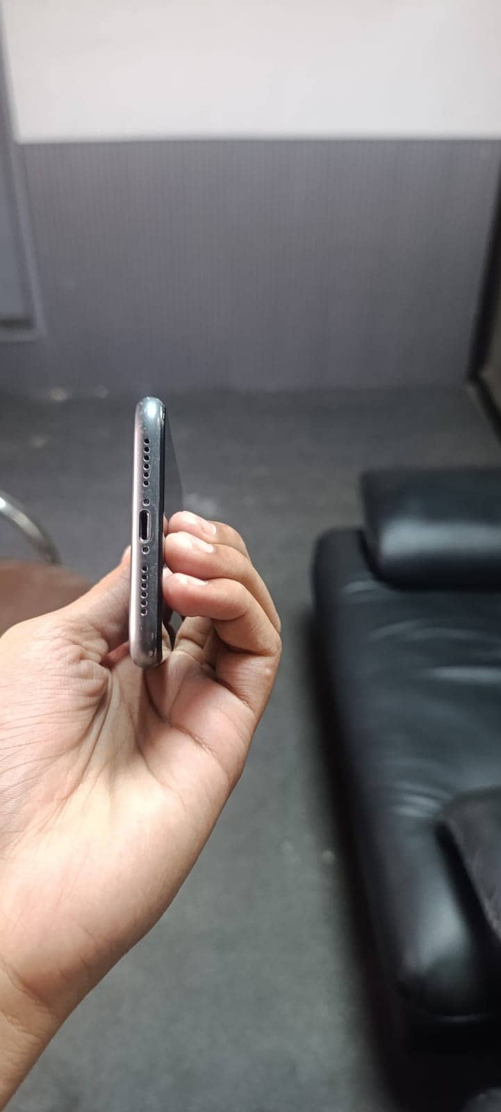 Apple iPhone 11 4