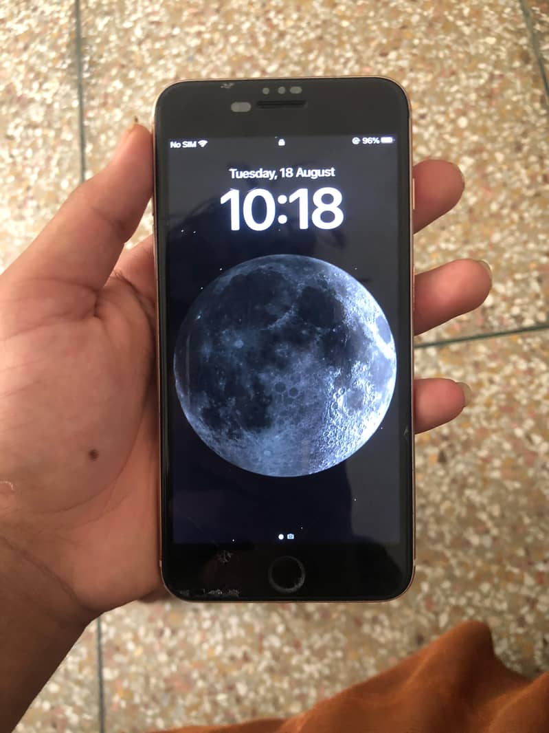 Apple iPhone 8 Plus 1