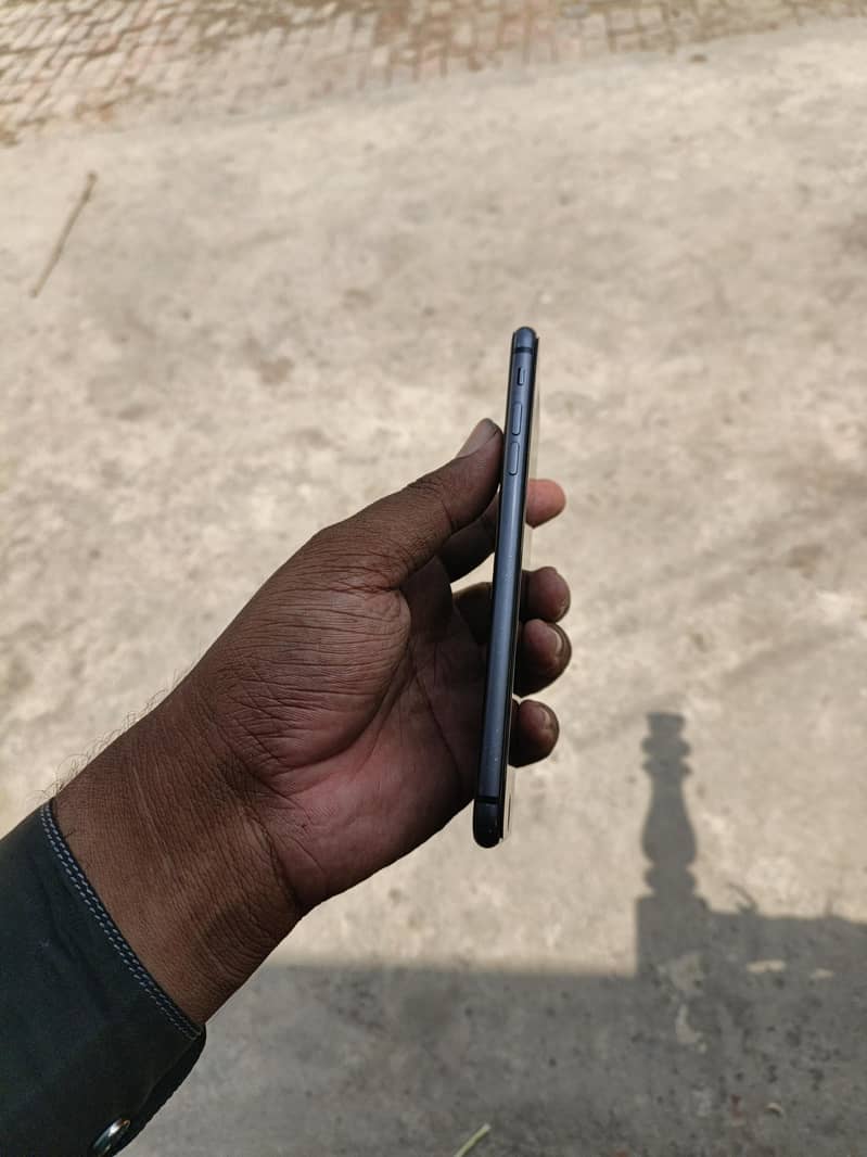Apple iPhone 8 Plus 2