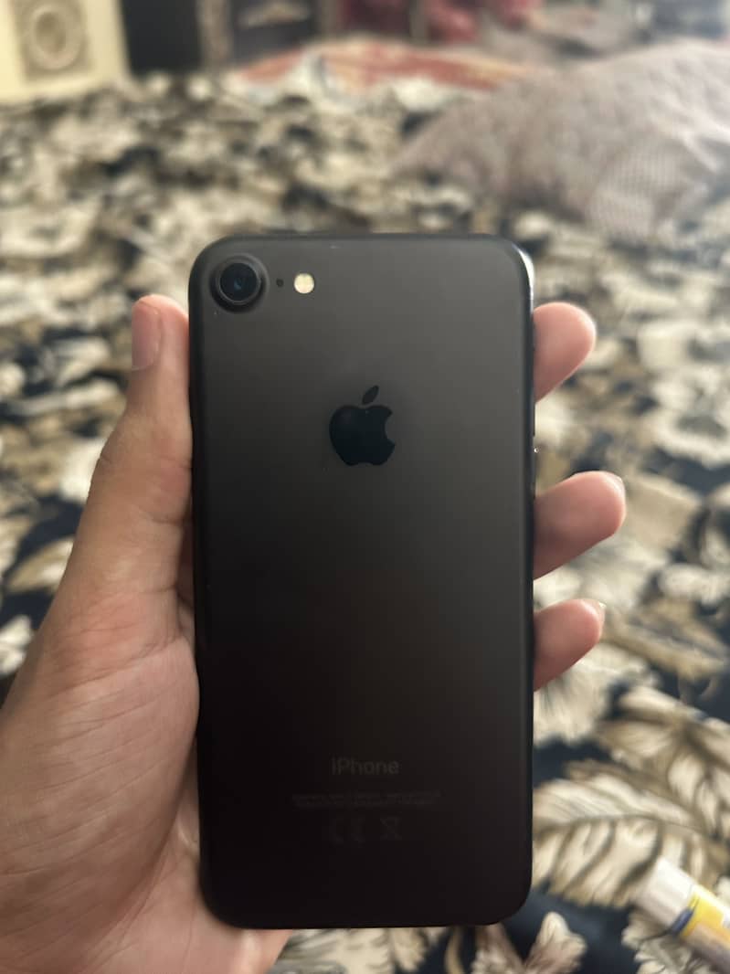 Apple iPhone 7 2