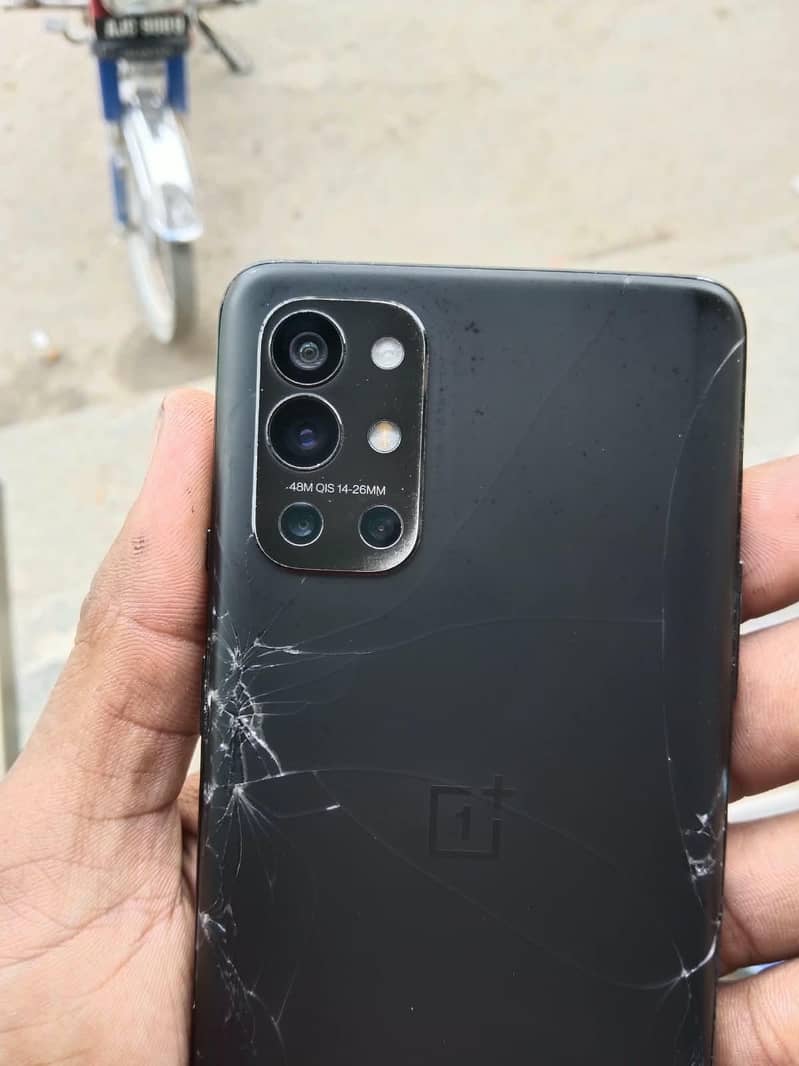 One Plus 9R 2